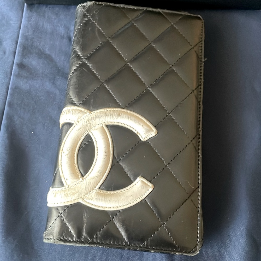 Chanel Cambon long wallet comes with a box